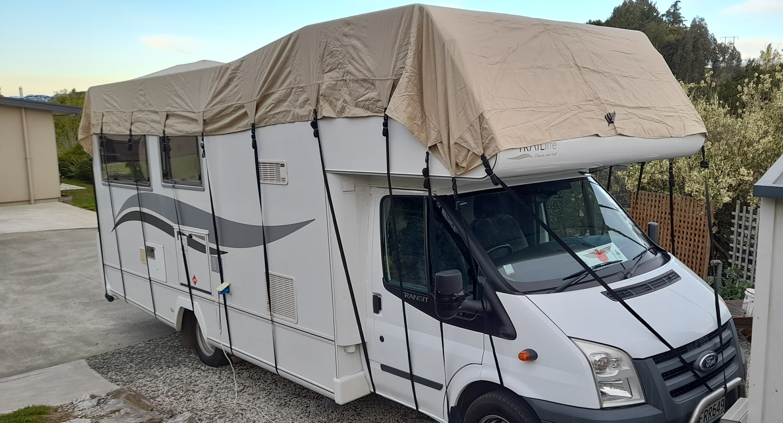 image of Motorhome roof cover class b to protect from dirt and birds